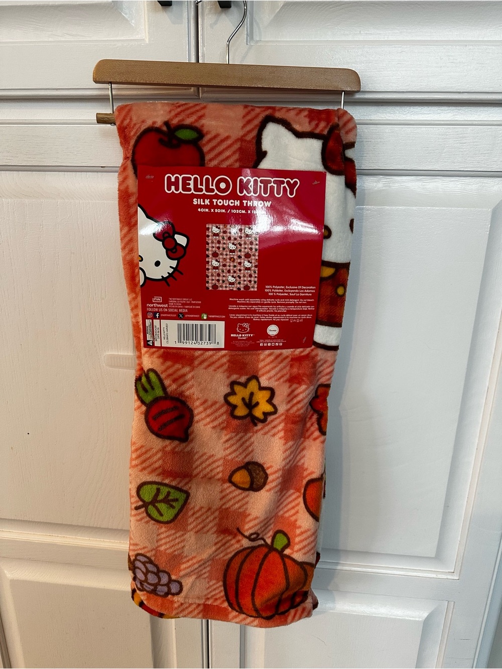 NWT Hello Kitty Fall Pumpkin Blanket 40x50”